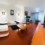 Nova T1 Rua Da Oura דירה *